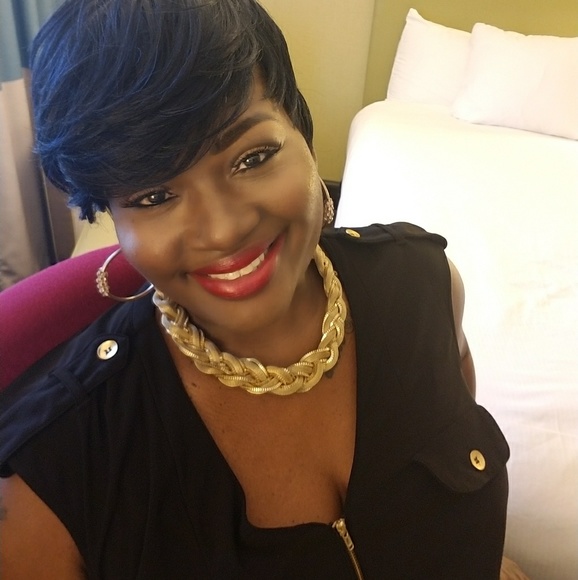 Meet your Posher, Keke - Picture 7 of 7